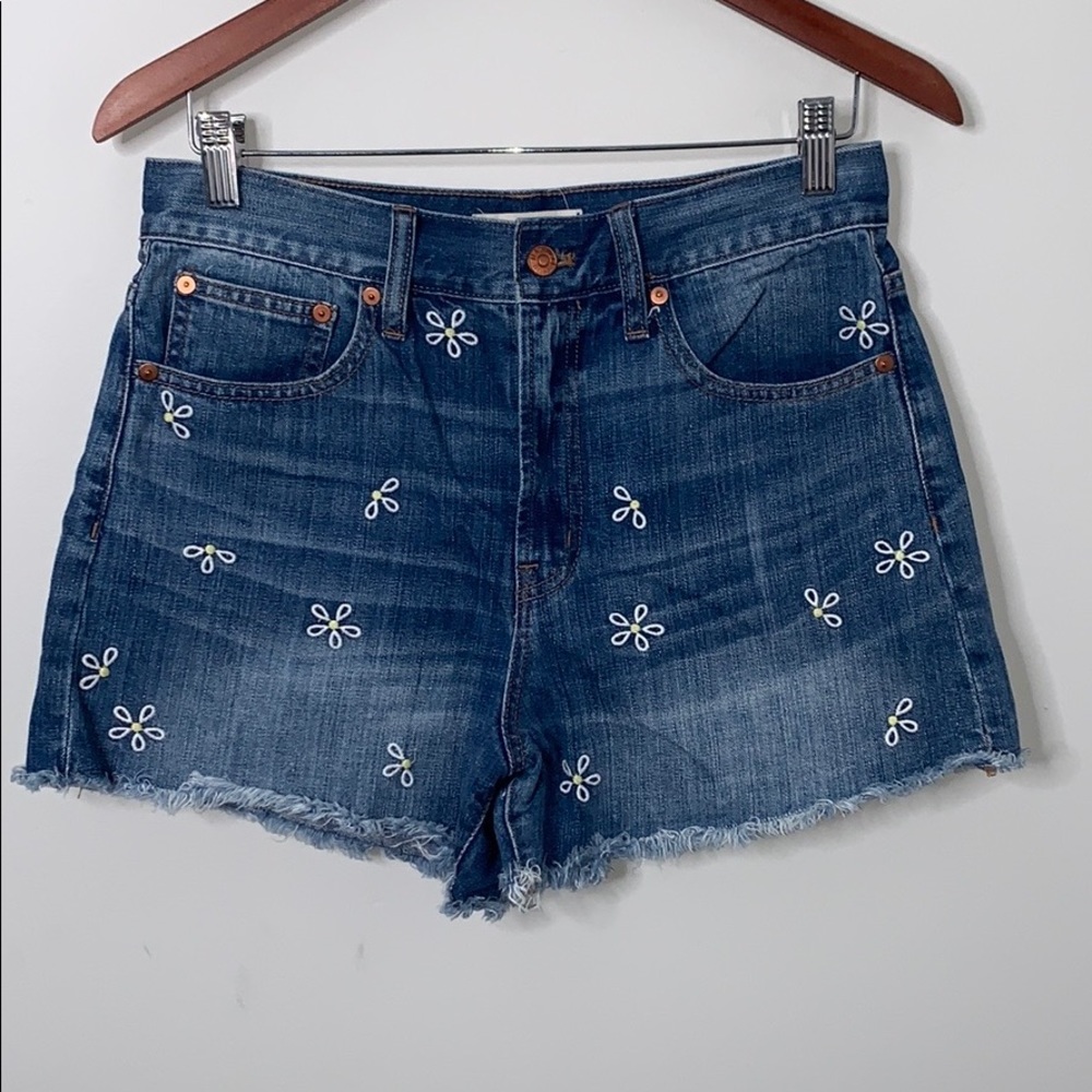 Madewell // Perfect Daisy Embroidered Short